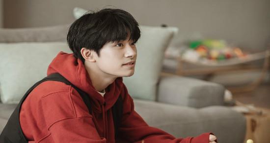 易烊千玺待播电影爆料最新,神秘角色引期待